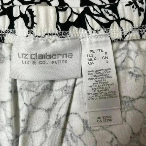 Liz Claiborne Black White Floral Skirt Size Small Petite Elastic Waist Classic - Picture 7 of 7